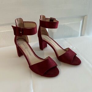 Chinese Laundry Burgundy Ankle Strap Chunky Heels Women’s size 9